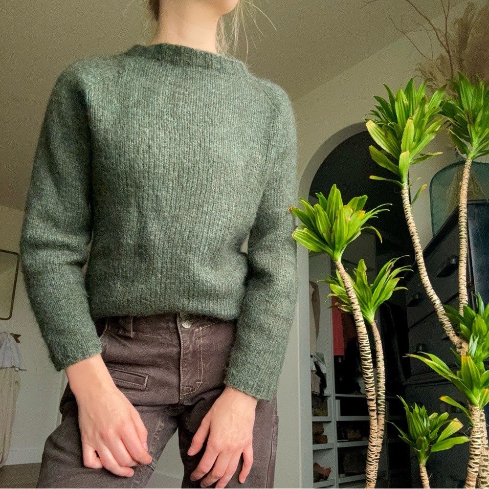 Handknit | 100% Wool Sweater XS/XXS